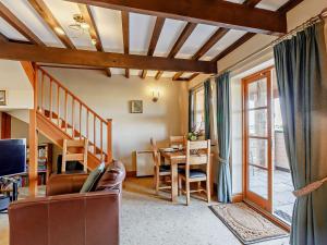 Ruang duduk di 1 bed in Stamford Bridge 92093