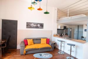 Kuchyňa alebo kuchynka v ubytovaní Hyper Centre Orléans : Magnifique appartement