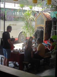 Φωτογραφία από το άλμπουμ του DK's Backpacker Hotel στο Χόι Αν