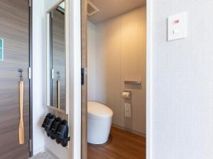Bilik mandi di Super Hotel Shiga Nagahama Tennen Onsen
