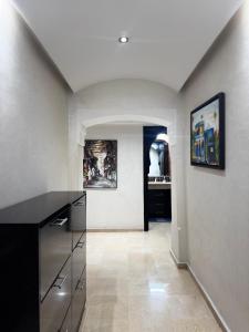 Η κουζίνα ή μικρή κουζίνα στο Luxury Gueliz Apartment-Miramas 2