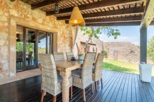 A seating area at Rustica En Porto Colom-es Sequer