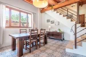 A seating area at Rustica En Porto Colom-es Sequer