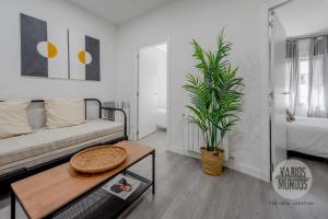 Cama o camas de una habitación en Descubre Madrid para 5, al pie de Gran Vía E2
