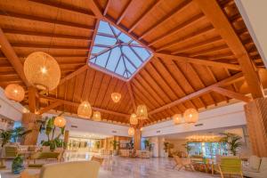 Ресторан / где поесть в Playa Esperanza Resort Affiliated by Meliá