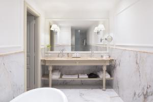 Koupelna v ubytování Hotel El Palace Barcelona