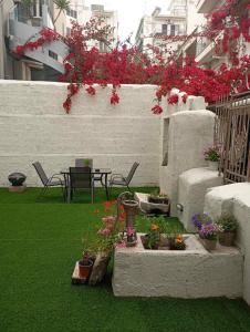 Zahrada ubytování Elli Studio on Ermou 246