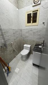 Koupelna v ubytování شقق المصيف2