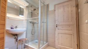 Koupelna v ubytování Ferienhaus Juliusruh + 26 fotografií