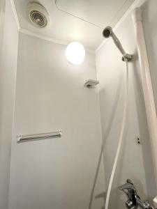 Ένα μπάνιο στο Nomad Hostel Classic
