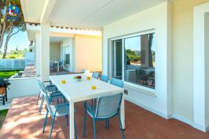 Balkón nebo terasa v ubytování Villas Sunset Alcossebre Casa Azahar