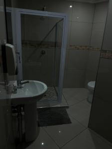 Koupelna v ubytování THE MAGALIES