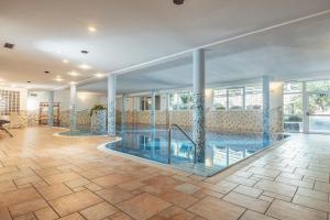 Bazén v ubytovaní Aparthotel Majestic alebo v jeho blízkosti