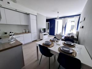 Kuchyňa alebo kuchynka v ubytovaní Apartament blisko plaży