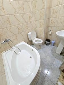 Koupelna v ubytování Kazbegi Hotel Batumi