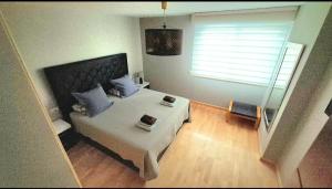 Posteľ alebo postele v izbe v ubytovaní APARTAMENTO LA CALA DE MIJAS VITANIA COSTA DEL SoL