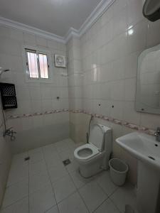 Et badeværelse på نفيس المدن العقارية