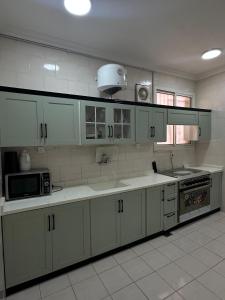 Køkken eller tekøkken på نفيس المدن العقارية