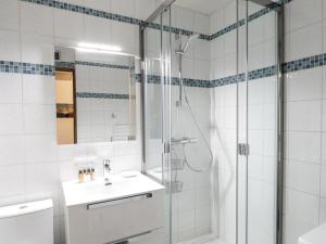 Kúpeľňa v ubytovaní Studio au pied des pistes avec parking et WiFi - FR-1-343-162