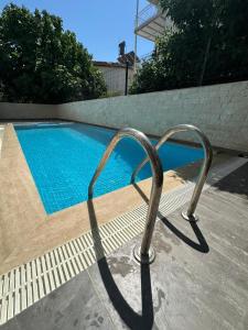 Swimmingpoolen hos eller tæt på Sweet Apartment