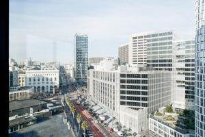 Gallery image of Blueground SoMa pool nr Civic Center SFO-1281 in San Francisco