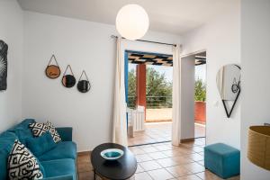 Posedenie v ubytovaní Akti Barbati Houses by Konnect