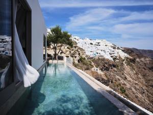 Bazén v ubytování Andronis Luxury Suites nebo v jeho okolí