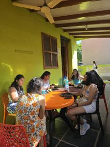 Huéspedes de Jayanna Family Stay Hampi