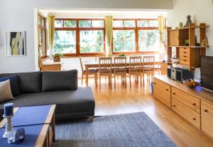 Posedenie v ubytovaní Villa Schnuck - das rote Ferienhaus