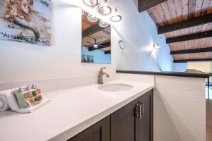 Gambar di galeri bagi KBM Resorts Spacious 4-Bedroom Napili Point Collection Multi Unit Listing Same Floor Ocean Views 2 Free Rental Cars NAP-C4243 di Napili-Honokowai