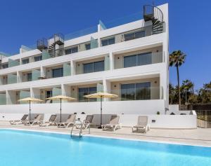 Πισίνα στο ή κοντά στο Calm Beach Apartments