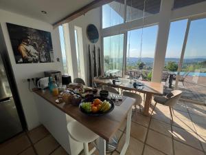 Mad på pensionatet eller i nærheden