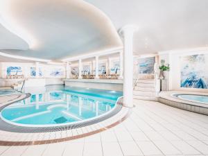 Bazén v ubytování Hotel Bellevue - 4 Sterne superior nebo v jeho okolí