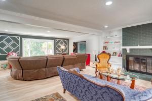 Gallery image of Pool and Game Room Family Retreat in Fayetteville in Fayetteville