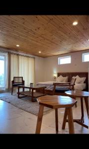 Un lugar para sentarse en Echo Vista By Lehriyat Retreats