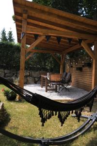 Ogród w obiekcie Apartamenty sudeckie nad zalewem III