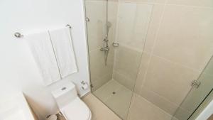 Koupelna v ubytování New And Luxury Apartment 3BR In Baia Kristal