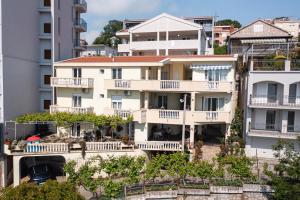 an aerial view of a building with balconies at Apartment Dragicevic 5 with Garage in Budva +1 photo