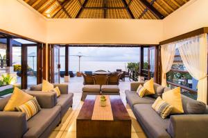 Posezení v ubytování The Point Resort Lembongan