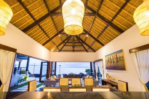 Posezení v ubytování The Point Resort Lembongan