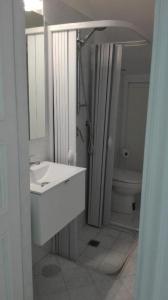 Vannituba majutusasutuses Private Villa Sea VIEW CON TERRAZZA E GIARDINO