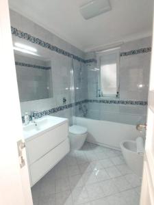 Vannituba majutusasutuses Private Villa Sea VIEW CON TERRAZZA E GIARDINO