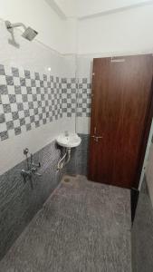 Ένα μπάνιο στο Hotel Shri Ji +80 φωτογραφίες