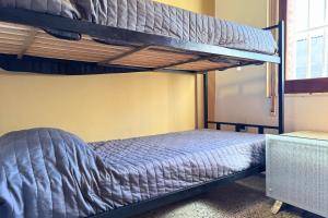 コスキンにあるCasa en Cosquínの二段ベッドが2つある寝室 +26枚の写真