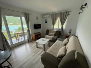 Ruang duduk di Apartman Manov - Ramsko jezero