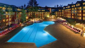 Bazén v ubytování Marriott Timber Lodge 3BR Apartment with Resort Access nebo v jeho okolí