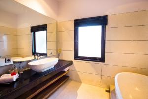 Koupelna v ubytování The Point Resort Lembongan