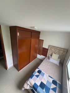 Postel nebo postele na pokoji v ubytování Hermoso Apartamento Cómodo y Central en San Luis + 13 fotografií