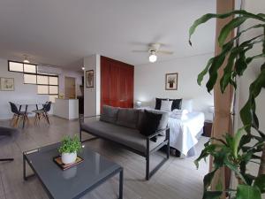 Fotografie z fotogalerie ubytování Cómodo apartamento en el centro de Granada v destinaci Cali + 16 fotografií