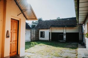 Budova, kde se prázdninový dům nachází